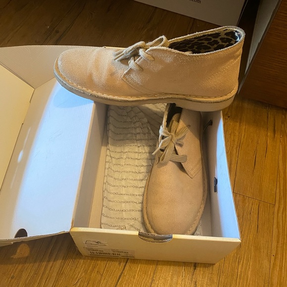 Aldo Clark’s - Picture 1 of 1